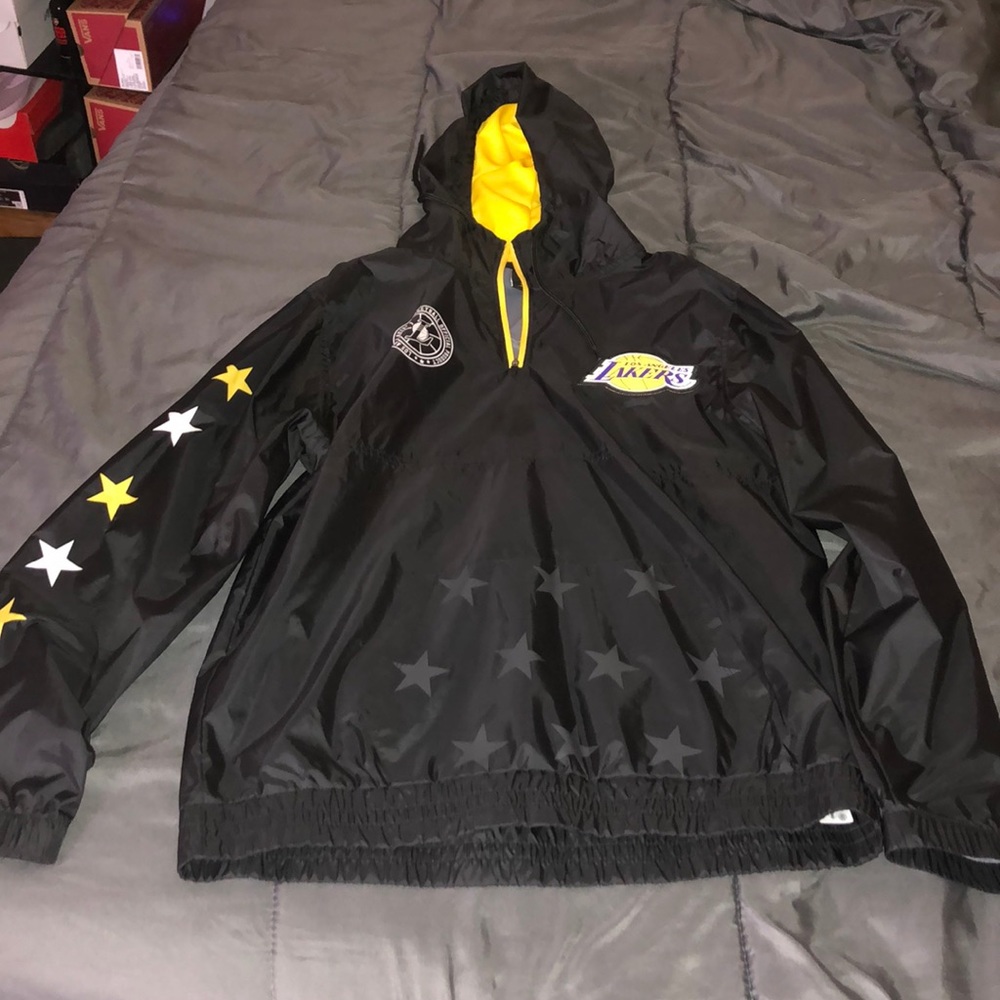 Los Angeles Lakers windbreaker 🏀
